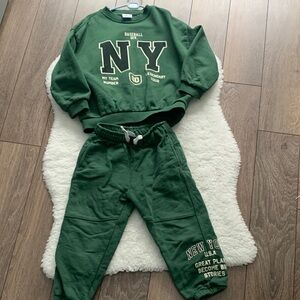 Zara Kids Green NY Sweatpants & Sweatshirt Set